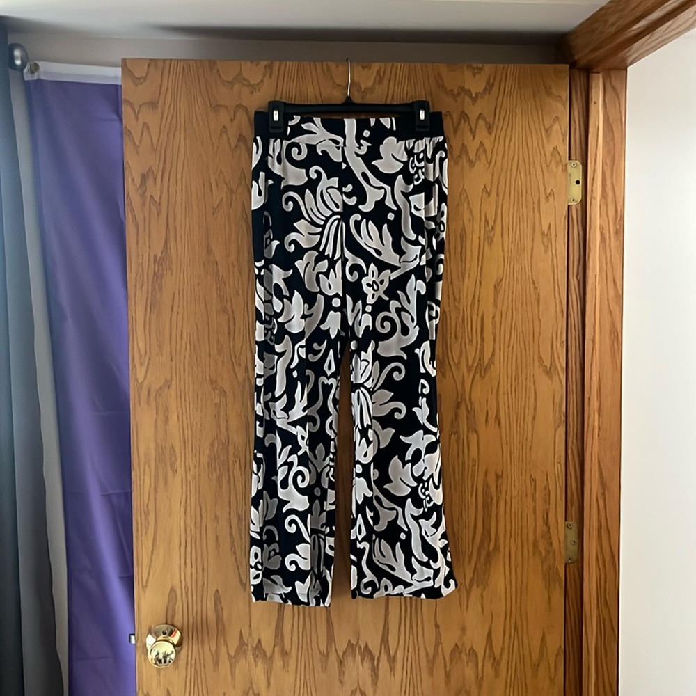 International Concepts Petite Black & White Medium Bottoms
